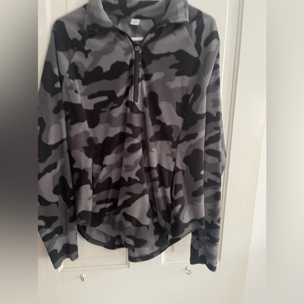 Army print black/grey hoodie. Super comfy.